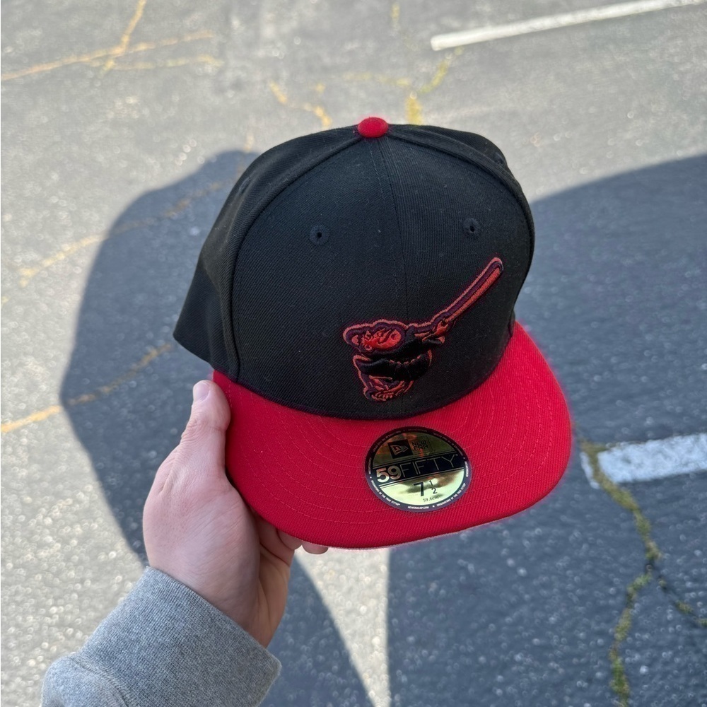 New era fitted hat brand new men’s hat size 7 1/2 NEVER WORN NWT TEAM HAT